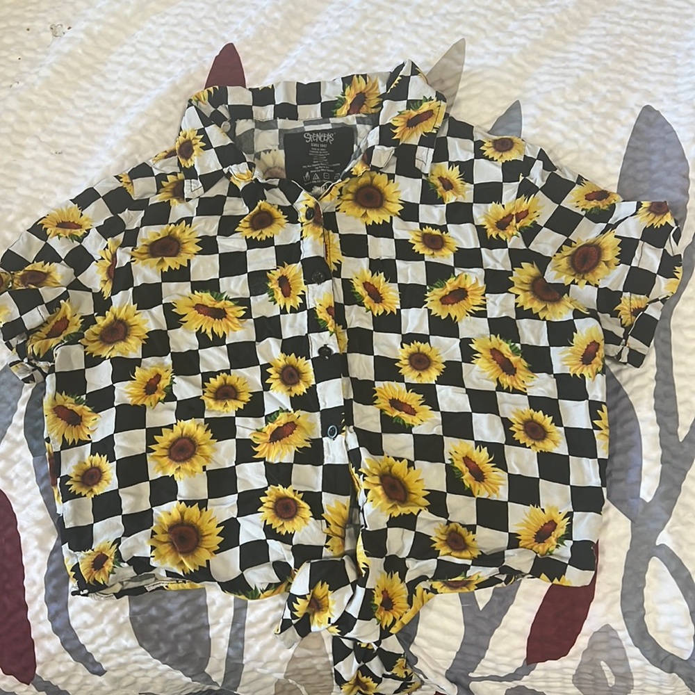 Small Collared Sunflower Checkered Button up